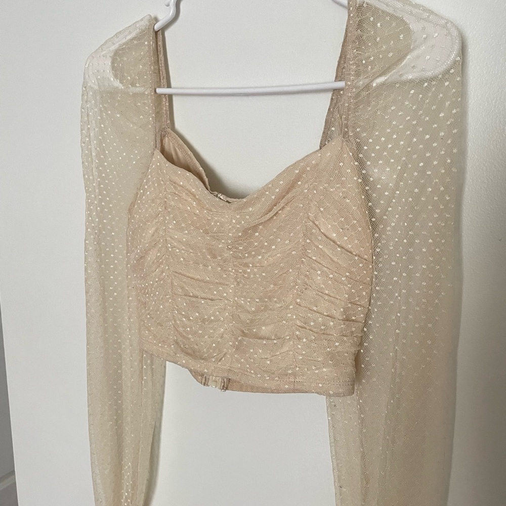 Going out Windsor lace top size Small